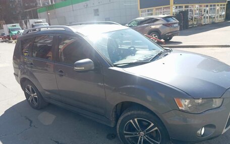 Mitsubishi Outlander III рестайлинг 3, 2010 год, 750 000 рублей, 3 фотография
