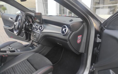 Mercedes-Benz GLA, 2016 год, 1 920 000 рублей, 14 фотография