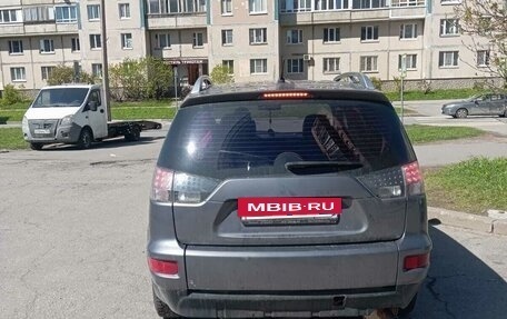 Mitsubishi Outlander III рестайлинг 3, 2010 год, 750 000 рублей, 4 фотография