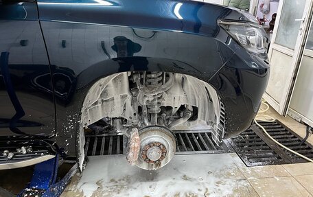 Toyota Land Cruiser Prado 150 рестайлинг 2, 2020 год, 6 500 000 рублей, 5 фотография