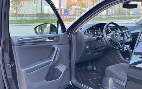 Volkswagen Tiguan II, 2017 год, 2 419 000 рублей, 20 фотография