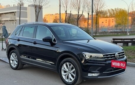 Volkswagen Tiguan II, 2017 год, 2 419 000 рублей, 3 фотография