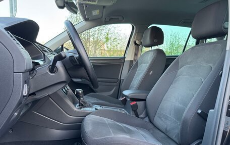Volkswagen Tiguan II, 2017 год, 2 419 000 рублей, 22 фотография