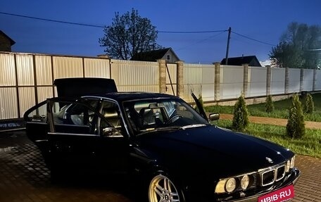 BMW 5 серия, 1990 год, 780 000 рублей, 4 фотография