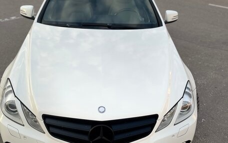 Mercedes-Benz E-Класс, 2010 год, 1 800 000 рублей, 4 фотография