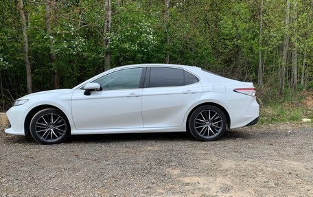 Toyota Camry, 2019 год, 2 600 000 рублей, 1 фотография