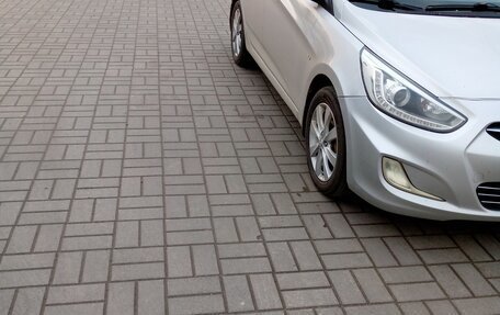 Hyundai Solaris II рестайлинг, 2013 год, 800 000 рублей, 9 фотография