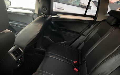 Volkswagen Tiguan II, 2021 год, 2 599 000 рублей, 8 фотография