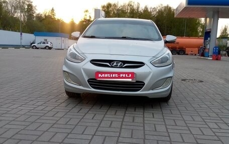 Hyundai Solaris II рестайлинг, 2013 год, 800 000 рублей, 10 фотография
