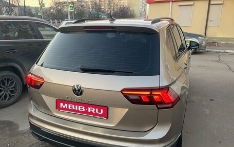 Volkswagen Tiguan II, 2021 год, 2 599 000 рублей, 4 фотография