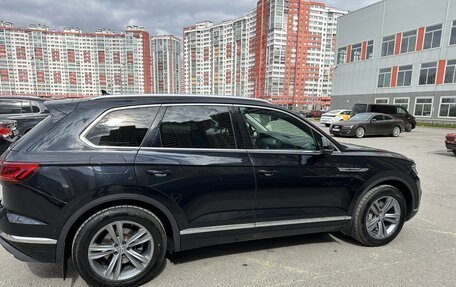 Volkswagen Touareg III, 2020 год, 5 600 000 рублей, 5 фотография