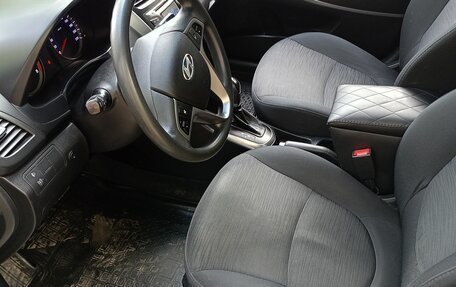 Hyundai Solaris II рестайлинг, 2015 год, 990 000 рублей, 10 фотография