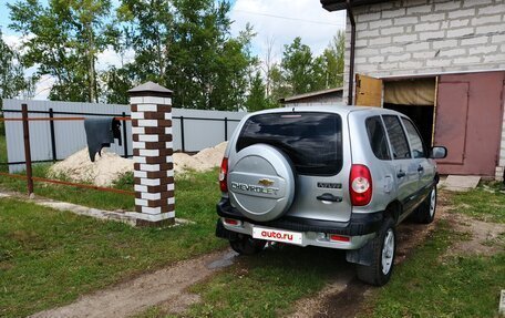 Chevrolet Niva I рестайлинг, 2004 год, 300 000 рублей, 4 фотография