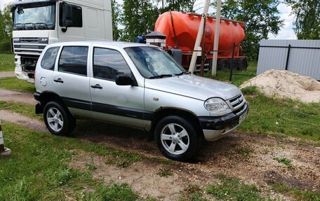Chevrolet Niva I рестайлинг, 2004 год, 300 000 рублей, 3 фотография