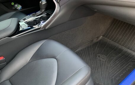 Toyota Camry, 2019 год, 2 600 000 рублей, 2 фотография
