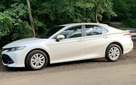 Toyota Camry, 2019 год, 2 600 000 рублей, 19 фотография