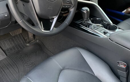 Toyota Camry, 2019 год, 2 600 000 рублей, 8 фотография