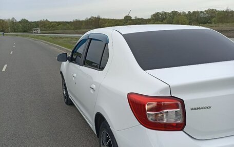 Renault Logan II, 2017 год, 900 000 рублей, 5 фотография