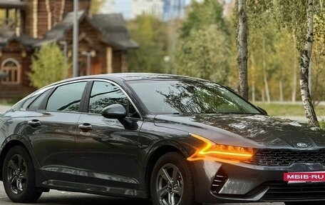 KIA K5, 2021 год, 1 750 000 рублей, 21 фотография