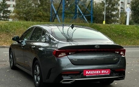 KIA K5, 2021 год, 1 750 000 рублей, 28 фотография