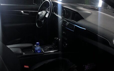 Mercedes-Benz C-Класс, 2011 год, 1 500 000 рублей, 7 фотография