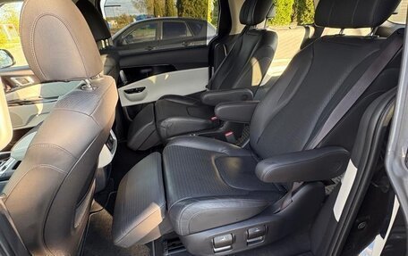 KIA Carnival, 2022 год, 4 900 000 рублей, 10 фотография