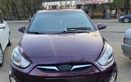 Hyundai Solaris II рестайлинг, 2011 год, 570 000 рублей, 1 фотография