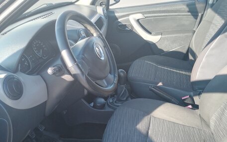 Renault Sandero I, 2011 год, 575 000 рублей, 2 фотография