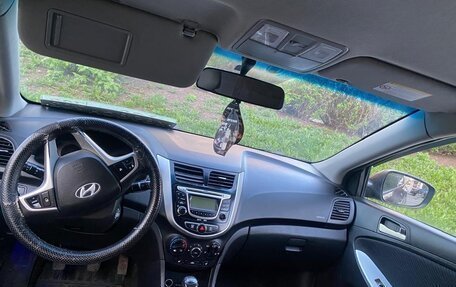 Hyundai Solaris II рестайлинг, 2011 год, 570 000 рублей, 5 фотография
