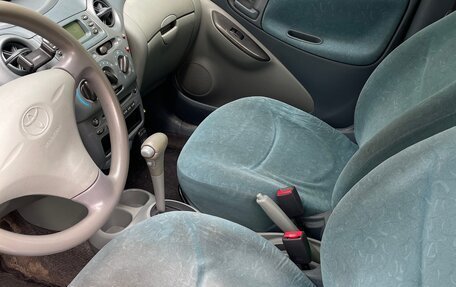 Toyota Yaris I рестайлинг, 2000 год, 420 000 рублей, 5 фотография