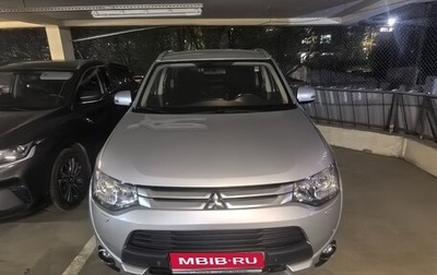 Mitsubishi Outlander III рестайлинг 3, 2014 год, 1 950 000 рублей, 1 фотография