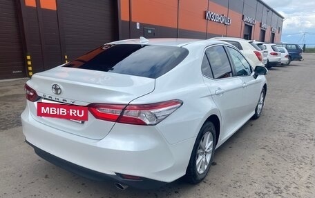 Toyota Camry, 2020 год, 3 350 000 рублей, 4 фотография