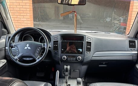 Mitsubishi Pajero IV, 2011 год, 3 000 000 рублей, 7 фотография