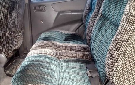 Nissan Terrano II рестайлинг, 1993 год, 250 000 рублей, 3 фотография