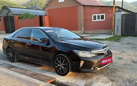 Toyota Camry, 2015 год, 1 850 000 рублей, 6 фотография