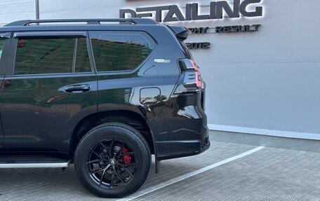 Toyota Land Cruiser Prado 150 рестайлинг 2, 2021 год, 7 100 000 рублей, 5 фотография