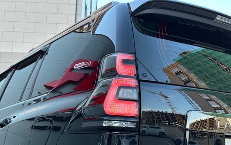 Toyota Land Cruiser Prado 150 рестайлинг 2, 2021 год, 7 100 000 рублей, 8 фотография