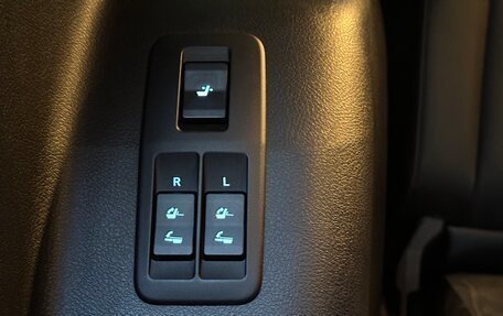 Toyota Land Cruiser Prado 150 рестайлинг 2, 2021 год, 7 100 000 рублей, 19 фотография
