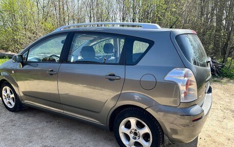 Toyota Corolla Verso I, 2006 год, 735 000 рублей, 13 фотография