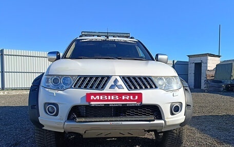 Mitsubishi Pajero Sport II рестайлинг, 2012 год, 1 400 000 рублей, 2 фотография