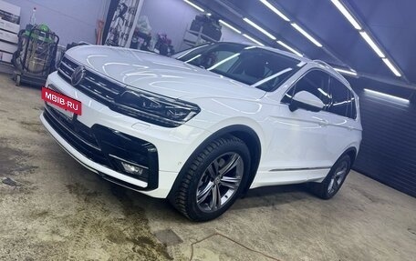 Volkswagen Tiguan II, 2019 год, 3 850 000 рублей, 2 фотография