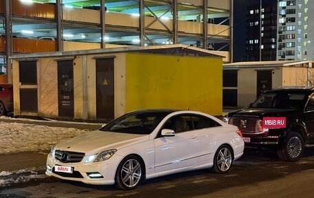 Mercedes-Benz E-Класс, 2013 год, 1 890 000 рублей, 2 фотография
