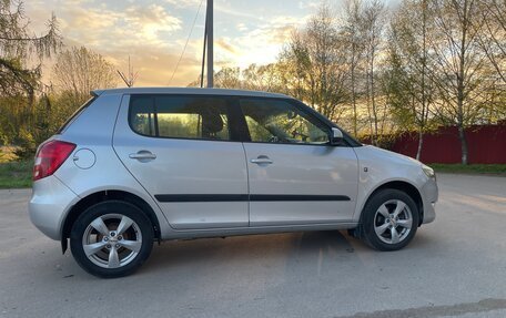 Skoda Fabia II, 2012 год, 730 000 рублей, 2 фотография