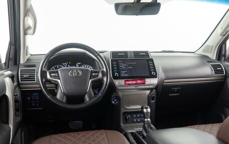 Toyota Land Cruiser Prado 150 рестайлинг 2, 2020 год, 6 590 000 рублей, 6 фотография