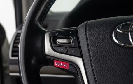Toyota Land Cruiser Prado 150 рестайлинг 2, 2020 год, 6 590 000 рублей, 19 фотография