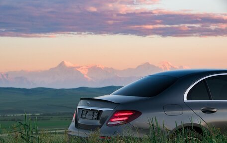 Mercedes-Benz E-Класс, 2019 год, 3 900 000 рублей, 9 фотография