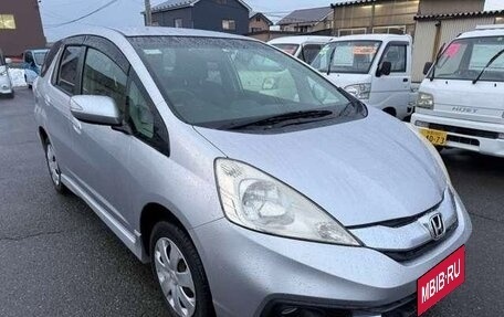 Honda Fit Shuttle I рестайлинг, 2015 год, 830 000 рублей, 1 фотография