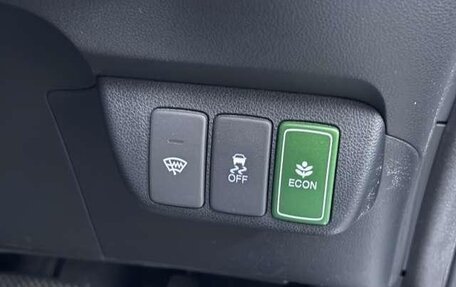 Honda Fit Shuttle I рестайлинг, 2015 год, 830 000 рублей, 13 фотография
