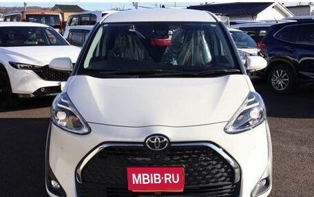 Toyota Sienta II, 2022 год, 1 197 000 рублей, 2 фотография