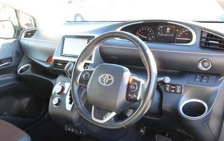 Toyota Sienta II, 2022 год, 1 197 000 рублей, 9 фотография